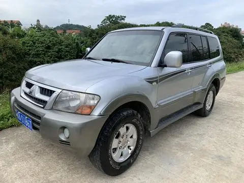 Mitsubishi 帕杰罗 2011