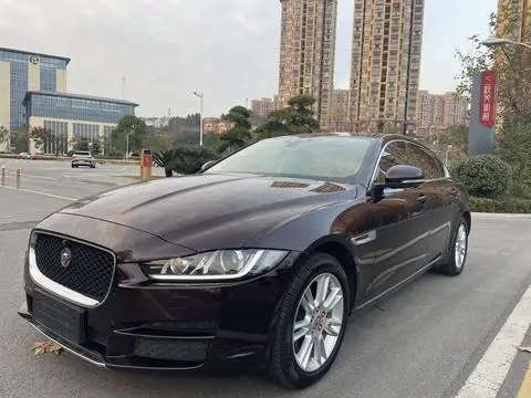Jaguar XEL 2019 — фото 1
