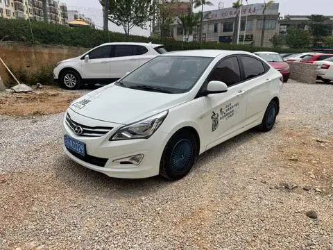 Hyundai 瑞纳 2014