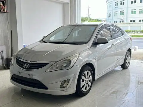 Hyundai 瑞纳 2010