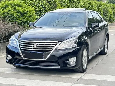 Toyota Crown 2012