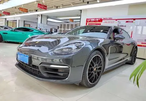 Porsche Panamera 2021