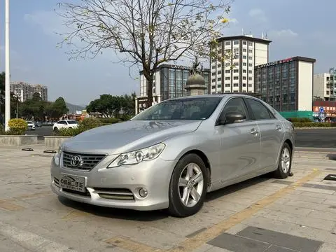 Toyota Reiz 2010