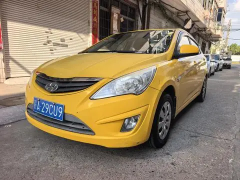 Hyundai 瑞纳 2010