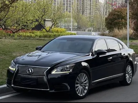Lexus LS 2016