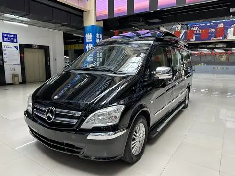 Mercedes-Benz 威霆 2013