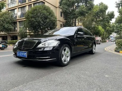 Mercedes-Benz S-Class 2010