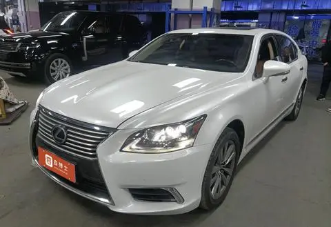 Lexus LS 2016