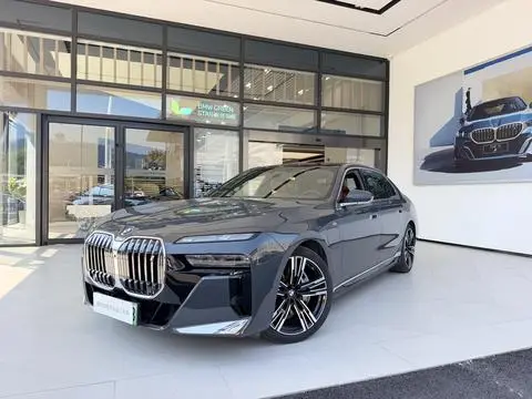 BMW i7 2023