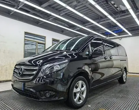Mercedes-Benz 威霆 2018