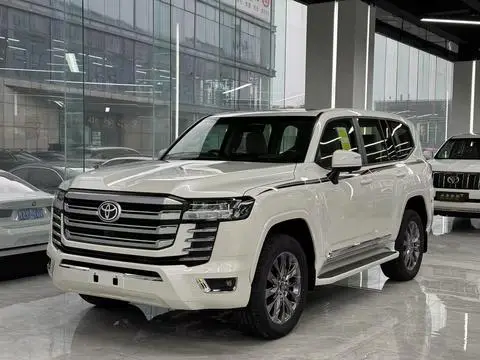 Toyota Land Cruiser 2025 — фото 1