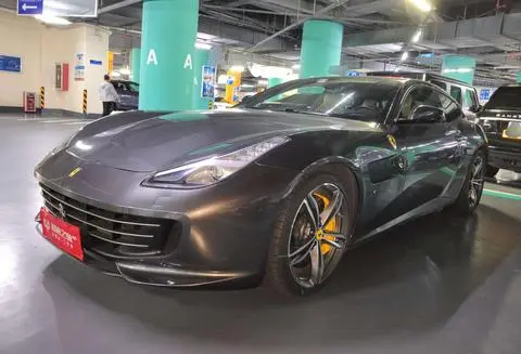 Ferrari GTC4Lusso 2016