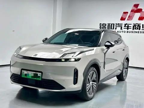 Lynk & Co 08 EM-P 2023