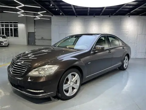 Mercedes-Benz S-Class 2010