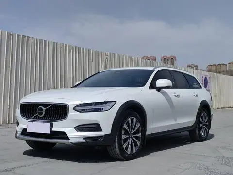 Volvo V90 2024