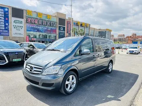 Mercedes-Benz 唯雅诺 2013