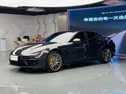 Porsche Panamera 2023