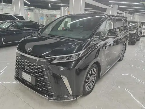 Lexus LM 2025