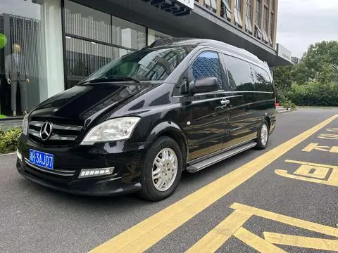 Mercedes-Benz 威霆 2013