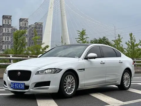 Jaguar XFL 2017