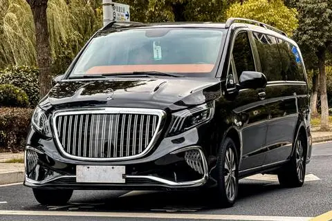 Mercedes-Benz 威霆 2023