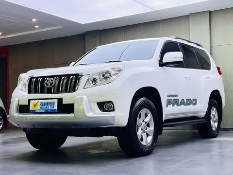 Toyota Prado 2012 — фото 1