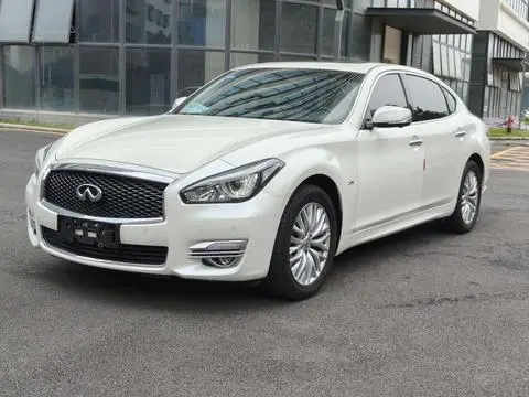 Infiniti Q70 2019 — фото 1