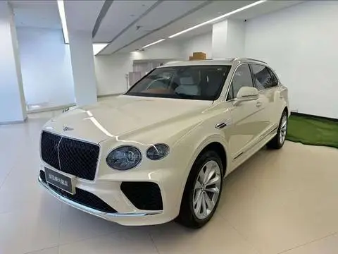 Bentley 添越 2024