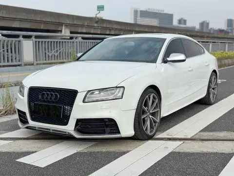 Audi S5 2010 — фото 1