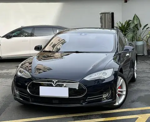 Tesla Model S 2014