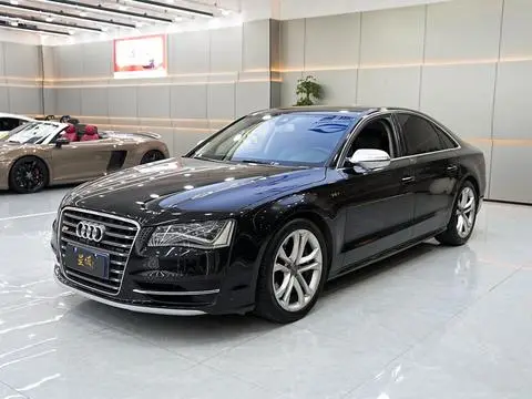 Audi S8 2013