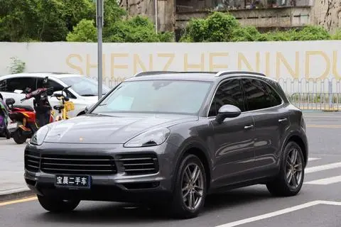 Porsche Cayenne 2022 — фото 1