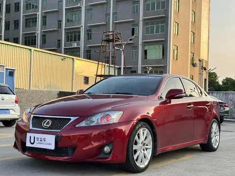 Lexus IS 2011
