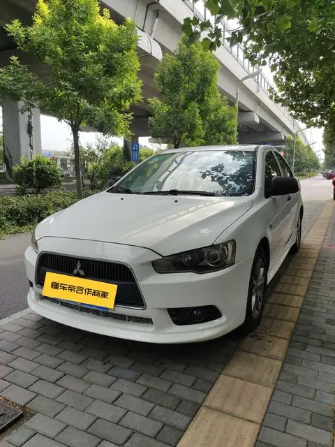 Mitsubishi 翼神 2013