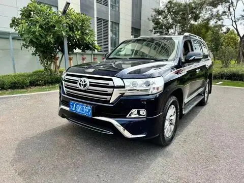 Toyota Land Cruiser 2019 — фото 1