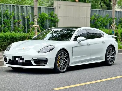 Porsche Panamera 2023