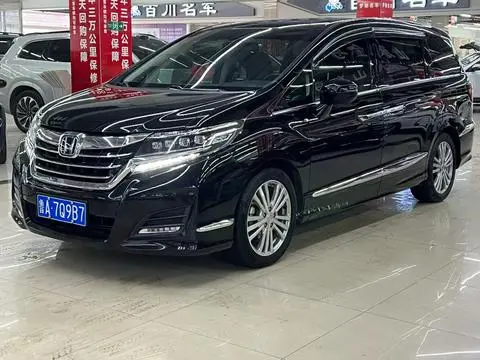 Honda 艾力绅 2016 — фото 1