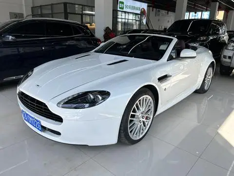Aston Martin Vantage 2011