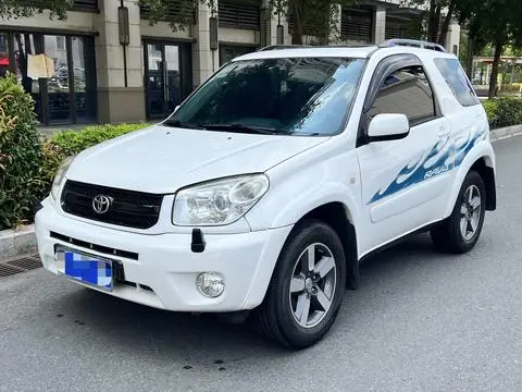 Toyota RAV4 2004 — фото 1