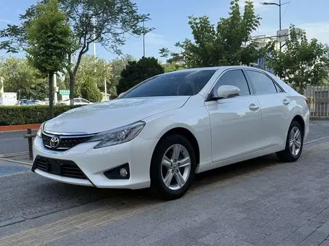 Toyota Reiz 2013