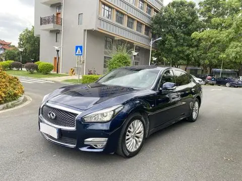 Infiniti Q70 2017