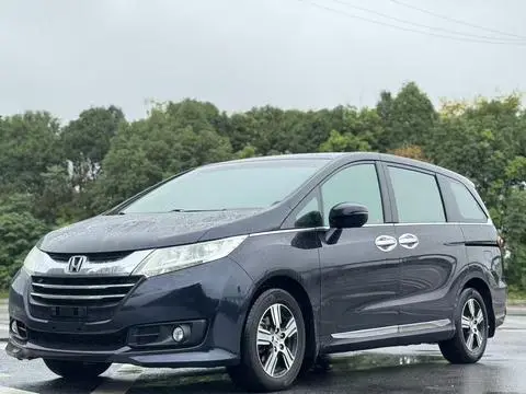 Honda 奥德赛 2015 — фото 1