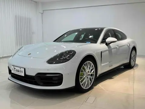 Porsche Panamera 2021