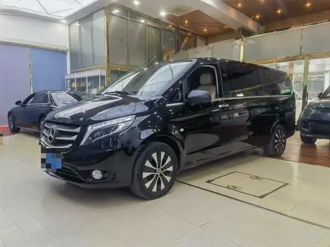Mercedes-Benz 威霆 2016