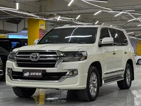 Toyota 兰德酷路泽 2015 — фото 1