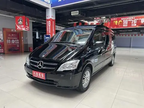 Mercedes-Benz 威霆 2011