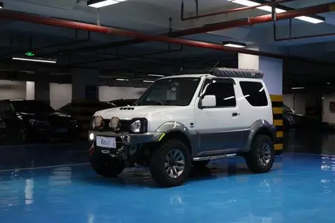 Suzuki 吉姆尼 2015