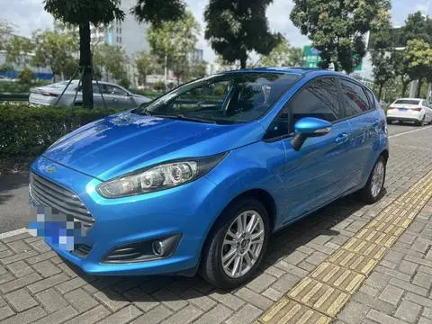 Ford 嘉年华 2013