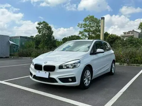 BMW 2 Series 旅行车 2016