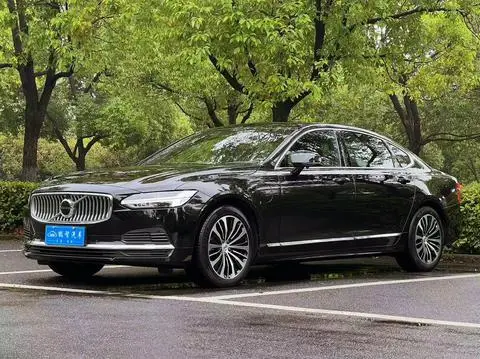Volvo S90 PHEV 2023